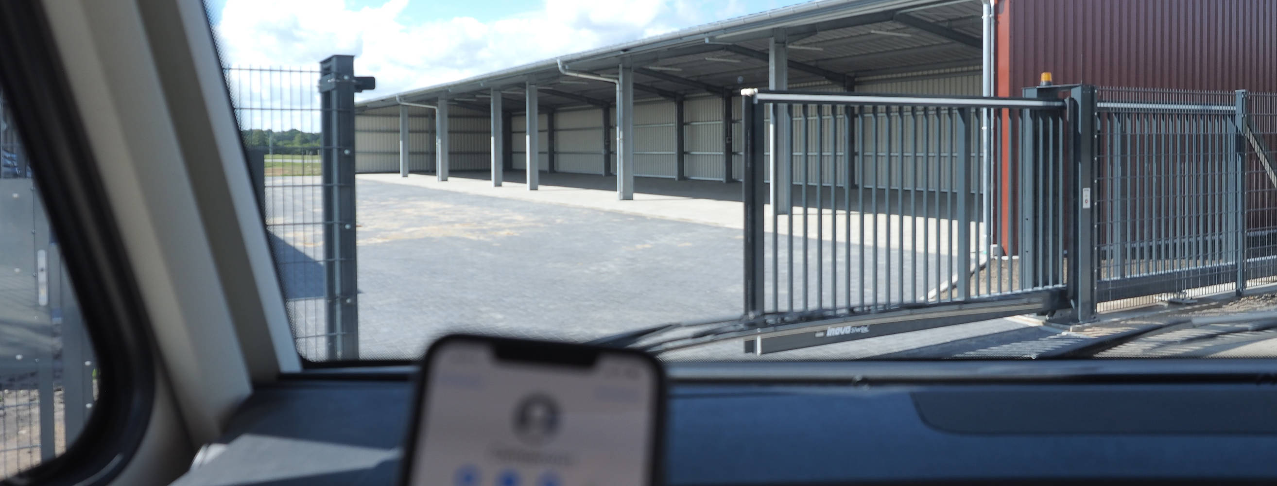 Automatisches Schiebetor im Camperport